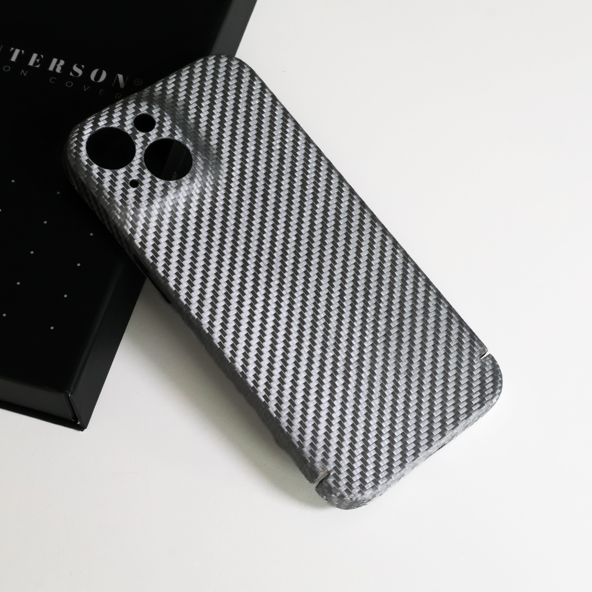 Carbon Cover iPhone 15 Plus
